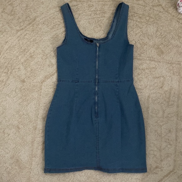 New vici dress - Picture 7 of 8